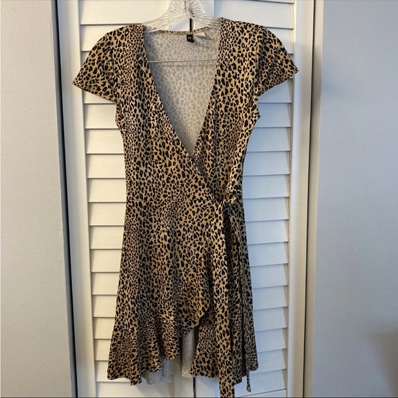 Divided Dresses & Skirts - H&M Divided Brown Animal Print Wrap Dress Womens Size 0 Cheetah Leopard